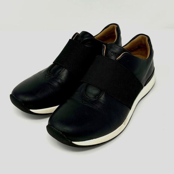 Vionic Black Leather Slip On Sneakers Size 7 Shoes - Picture 1 of 7